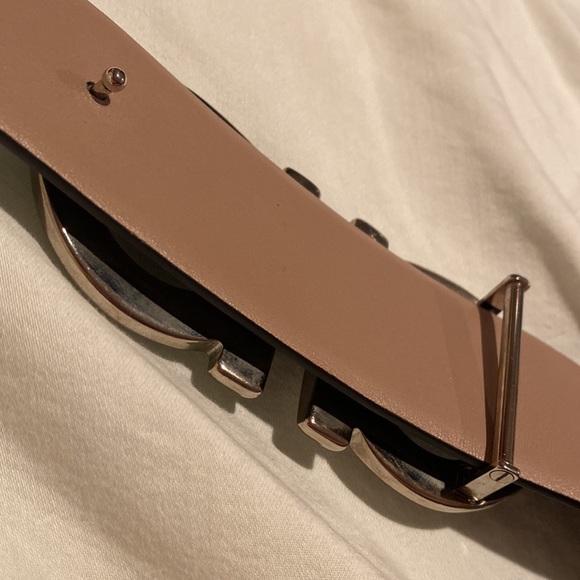 SALVATORE FERRAGAMO silver tone belt with Gancini buckle and black leather strap - Picture 6 of 7